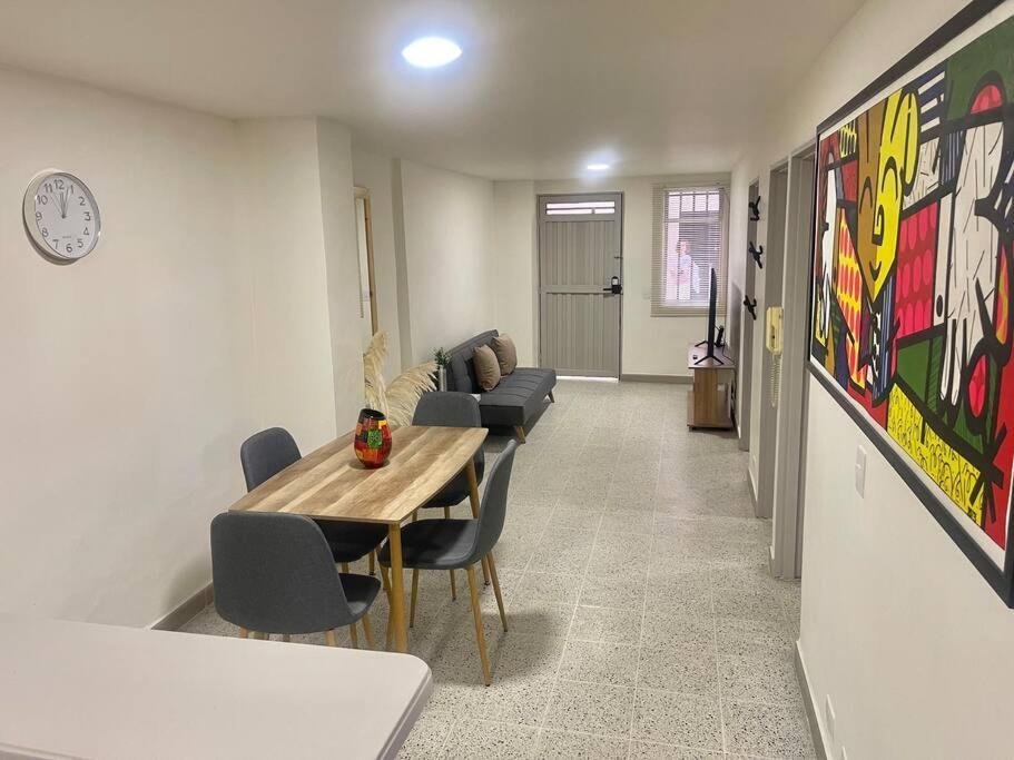 Apartment Nuevo Laureles-estadio 500 Mb Internet Medellin