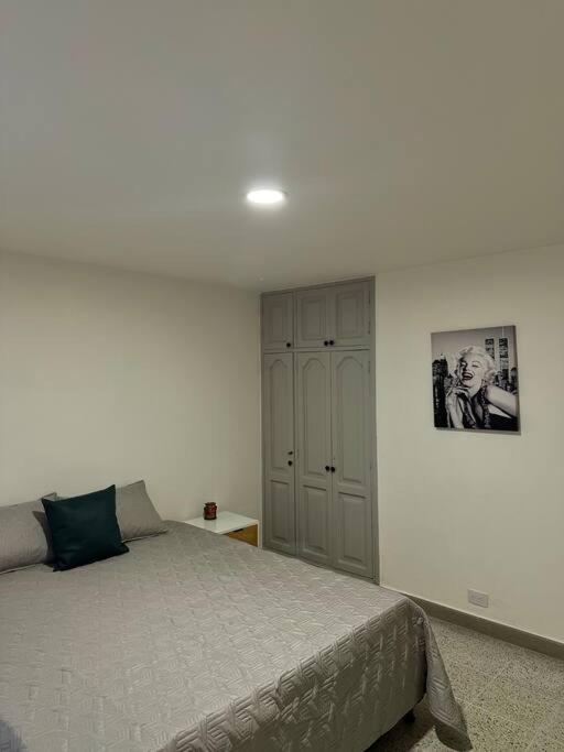 Apartment Nuevo Laureles-estadio 500 Mb Internet Medellin