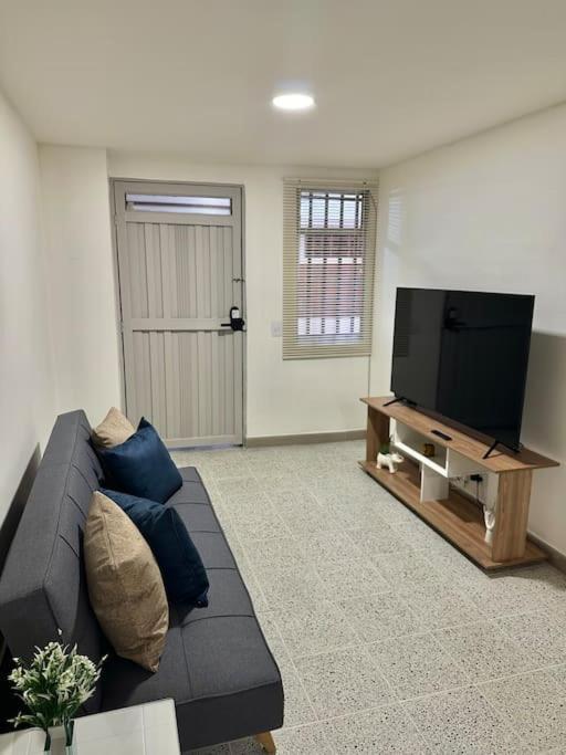 Apartment Nuevo Laureles-estadio 500 Mb Internet Medellin